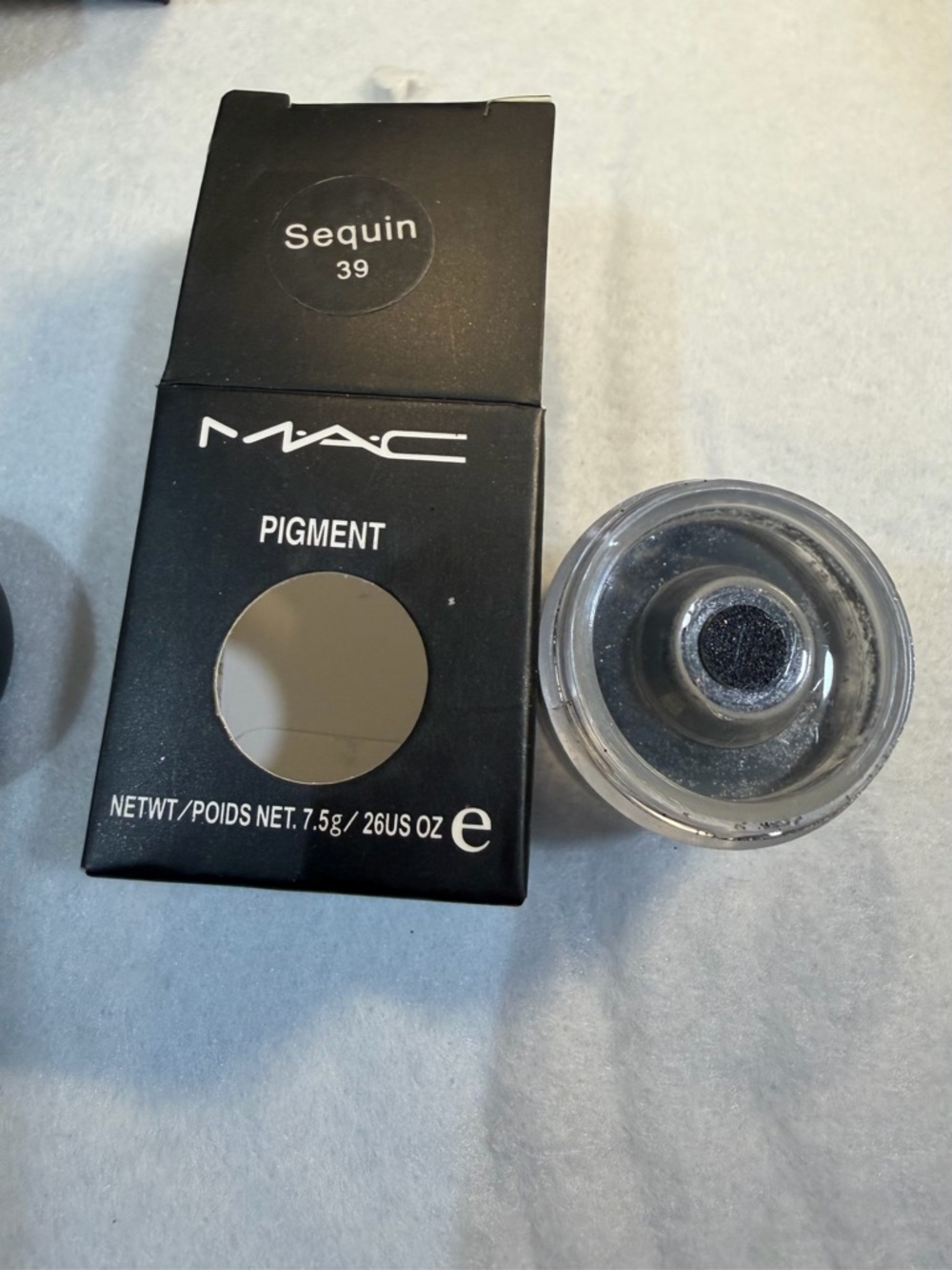 MAC Pigment in Sequin 39 -Black Shimmer New